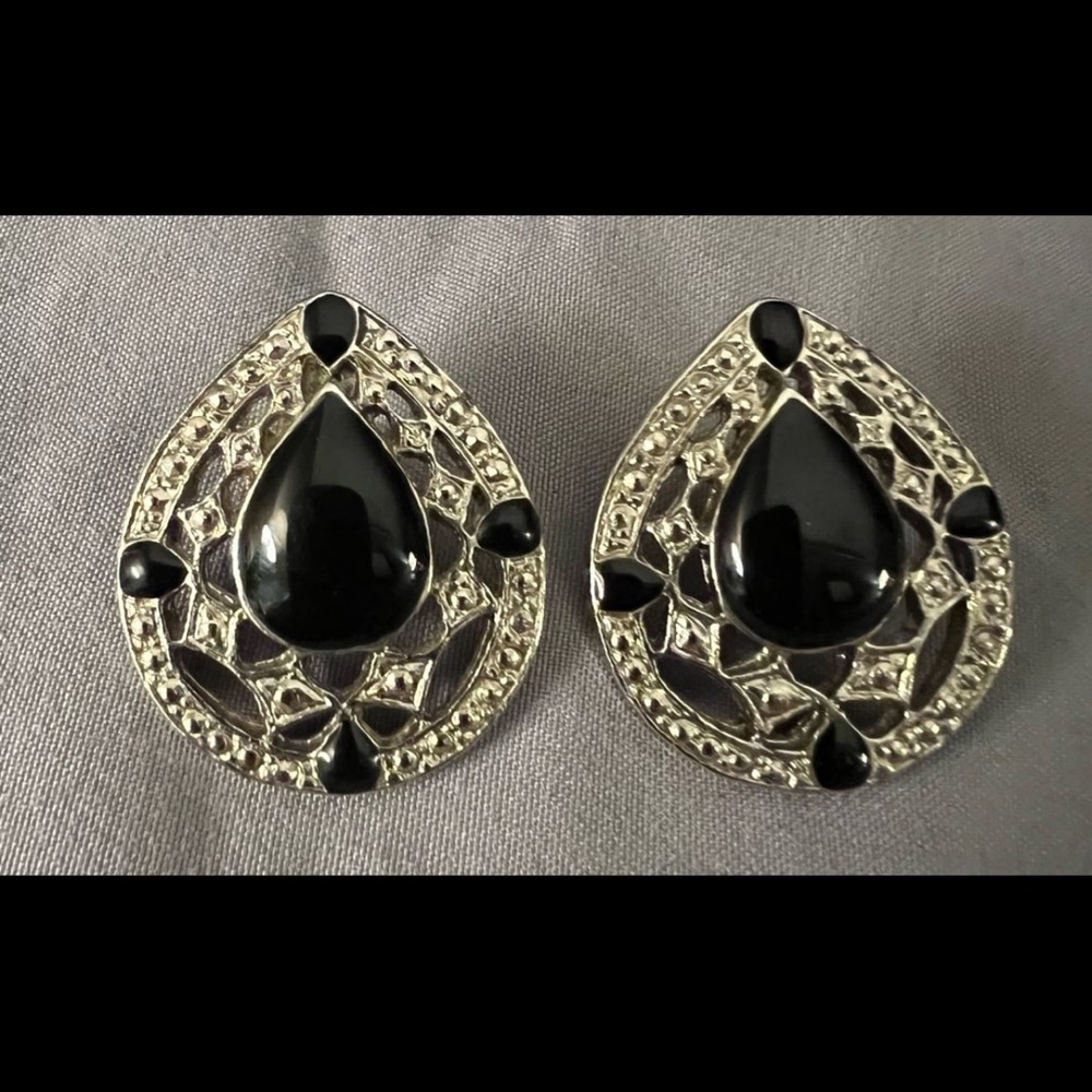 Elegant Black and Silver Teardrop Earrings Vintage 1” long
